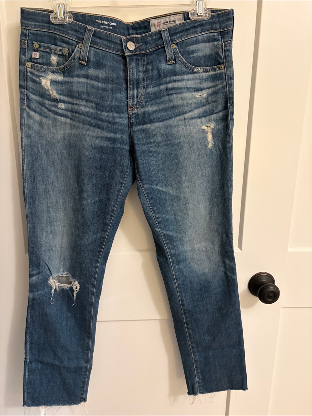 AG The Stilt Crop Distressed Blue Women’s Jeans size 28R